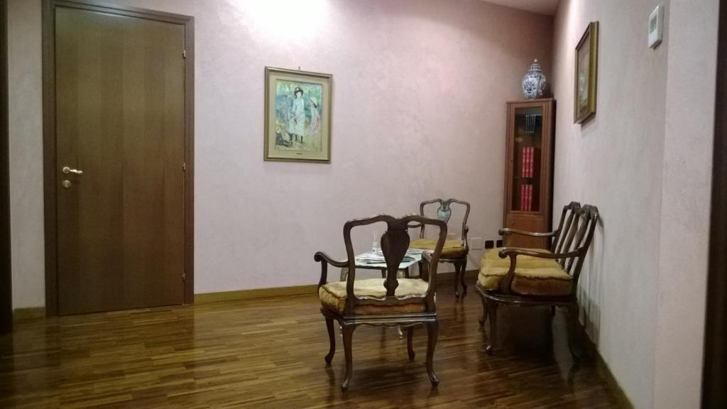 โฮเต็ล โรมา ทิเบอร์ทิน่า Hotel ภายนอก รูปภาพ