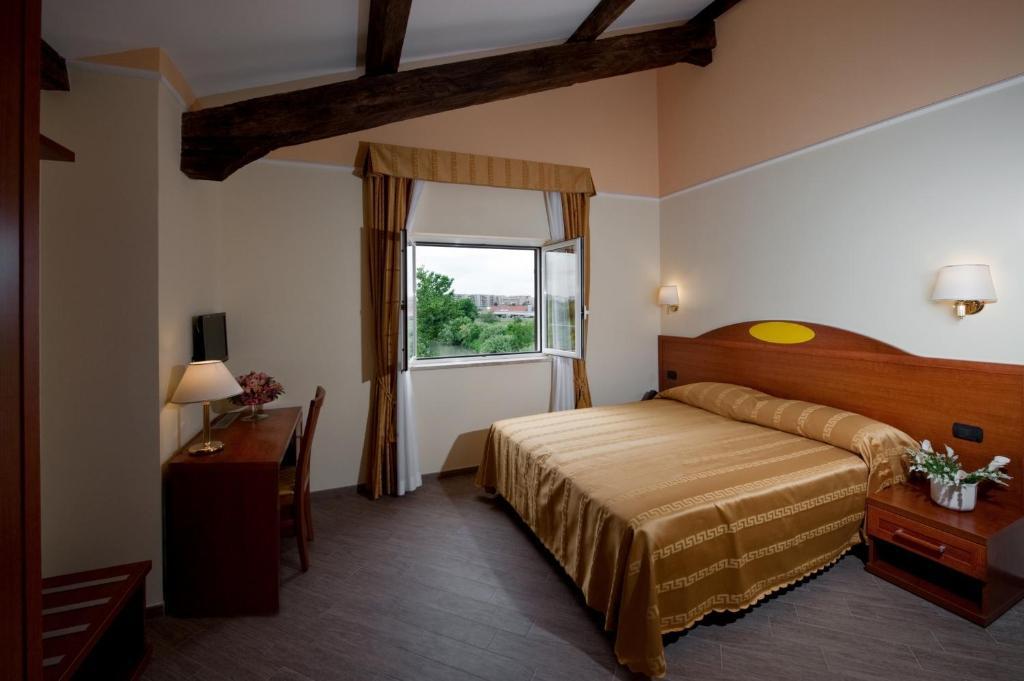 โฮเต็ล โรมา ทิเบอร์ทิน่า Hotel ภายนอก รูปภาพ