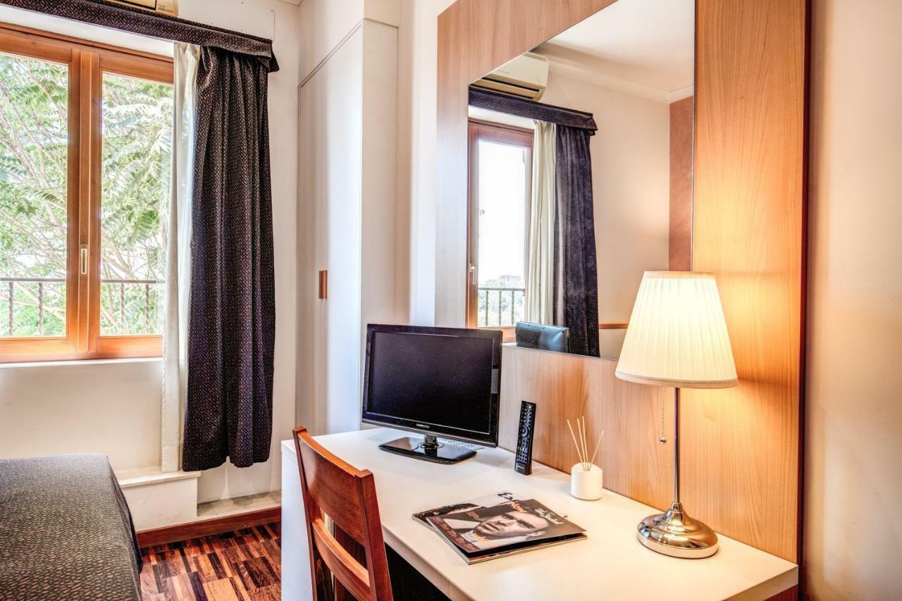โฮเต็ล โรมา ทิเบอร์ทิน่า Hotel ภายนอก รูปภาพ